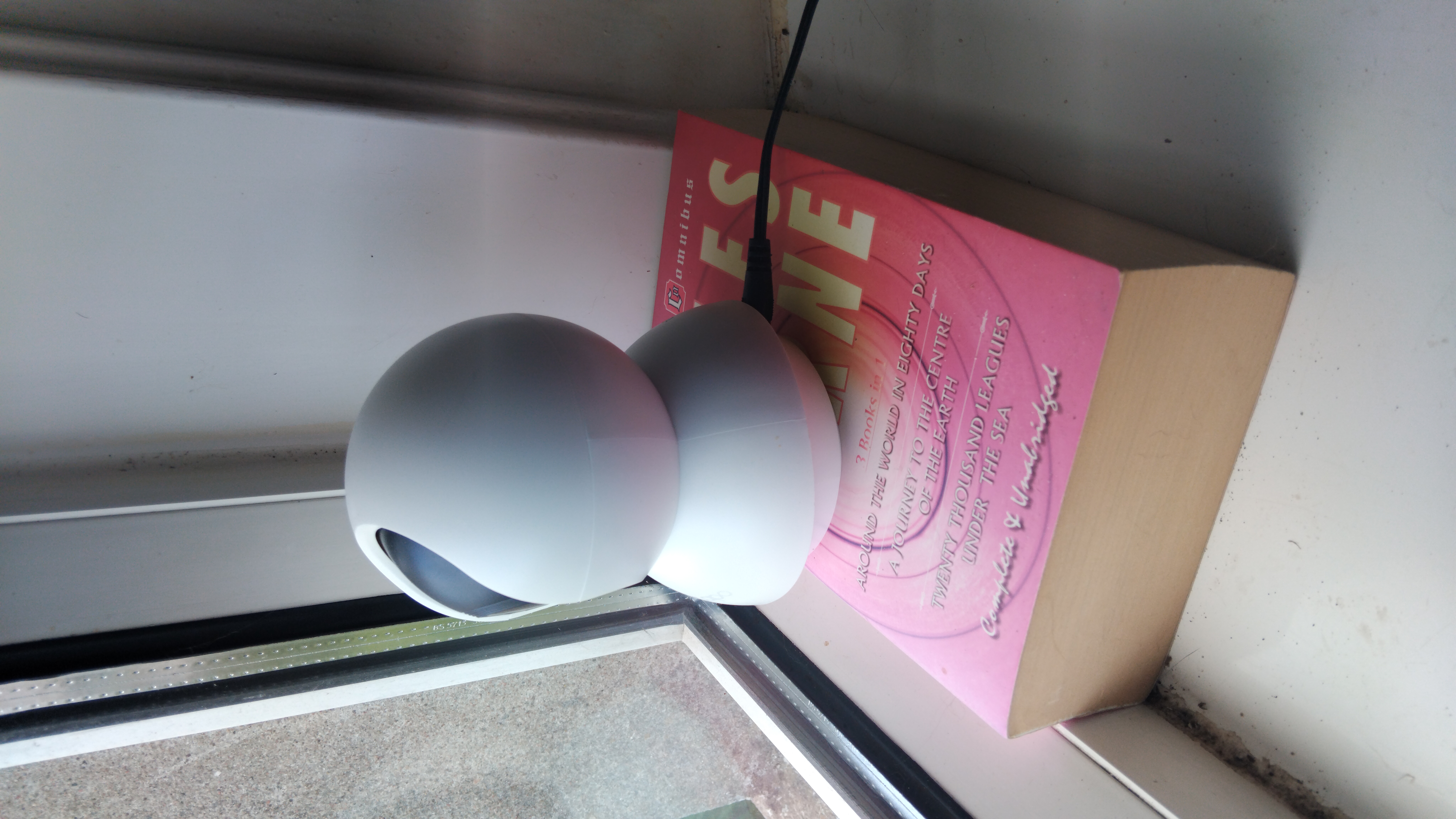 Indoor wireless security camera
